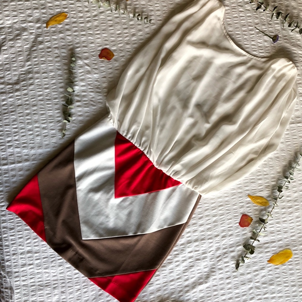 HOT & DELICIOUS chevron dress